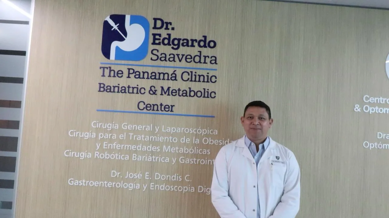 Dr. Edgardo Saavedra en The Panama Clinic